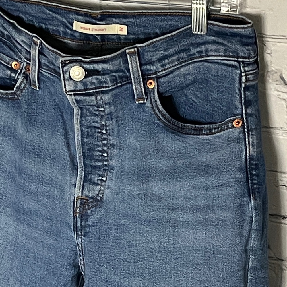 Levi Strauss Wedgie Classic Blue Straight Leg Women's Jeans - Picture 3 of 5